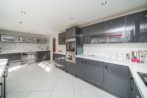 KITCHEN- click for photo gallery